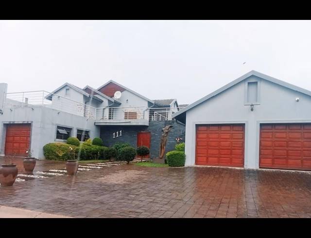 6 BEDROOM HOUSE FOR SALE IN THE COVES